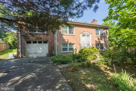 420 N Irving St, Arlington, VA 22201