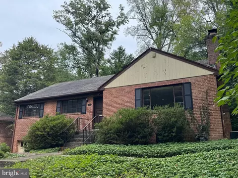 2431 N Taylor St, Arlington, VA 22207