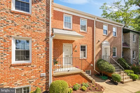 4377 C Cherry Hill Rd, Arlington, VA 22207