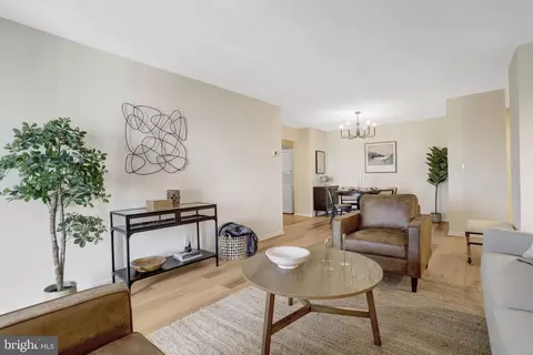900 N Stafford St #1815, Arlington, VA 22203