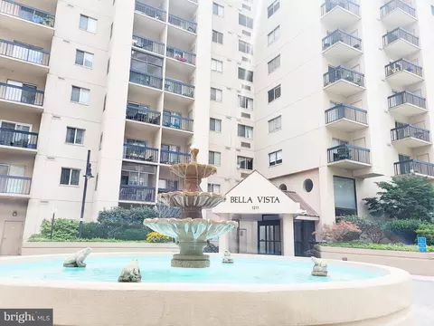 1211 S Eads St #1203, Arlington, VA 22202