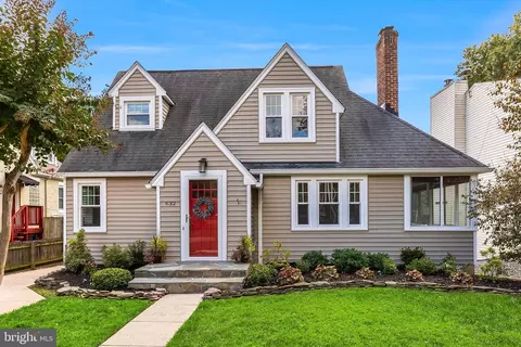 632 24th St S, Arlington, VA 22202