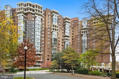 1600 N Oak St #524, Arlington, VA 22209