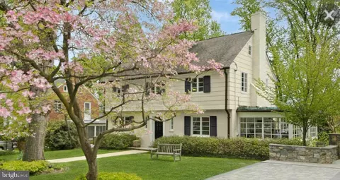 4320 Lorcom Ln, Arlington, VA 22207