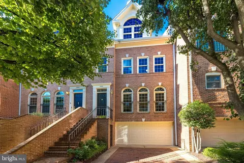 1503 N Colonial Ct, Arlington, VA 22209