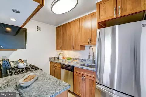 4390 Lorcom Ln #301, Arlington, VA 22207
