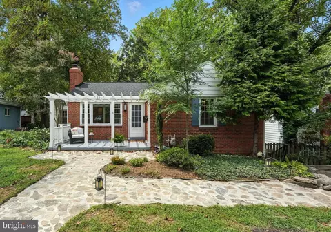 624 S Quincy St, Arlington, VA 22204