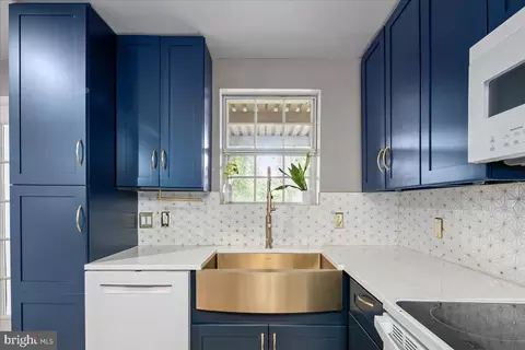 2833 S Wakefield St #C, Arlington, VA 22206