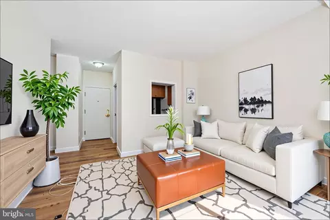 1021 Arlington Blvd #240, Arlington, VA 22209