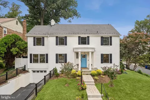 3801 Lorcom Ln N, Arlington, VA 22207