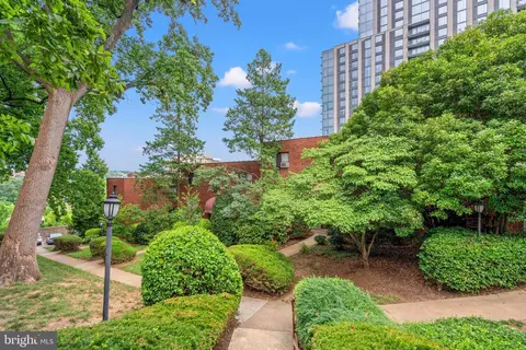 1563 N Colonial Ter #401-Z, Arlington, VA 22209
