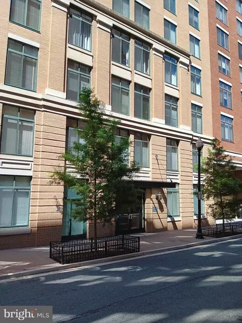 1205 N Garfield St #808, Arlington, VA 22201