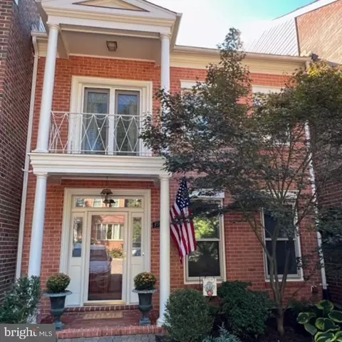 3922 N Glebe Rd, Arlington, VA 22207