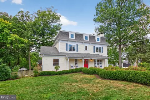 2828 N Van Buren St, Arlington, VA 22213