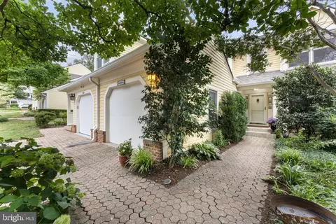 3205 N Tacoma St, Arlington, VA 22213