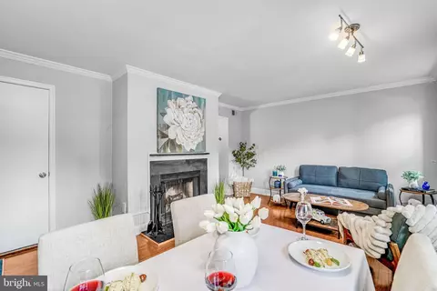 2106 N Scott St #40, Arlington, VA 22209