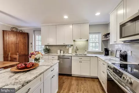 4711 30th St S #A1, Arlington, VA 22206