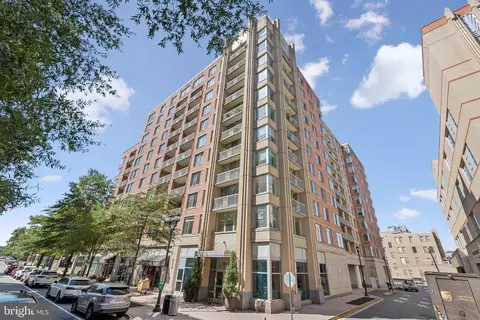 1020 N Highland St #501, Arlington, VA 22201