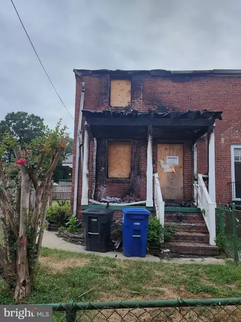 2448 S Monroe St, Arlington, VA 22206