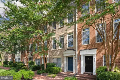 4340 N Henderson Rd, Arlington, VA 22203