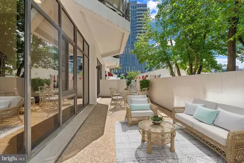 1530 Key Blvd #112, Arlington, VA 22209
