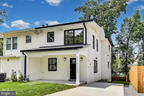 5209 10th Pl S, Arlington, VA 22204