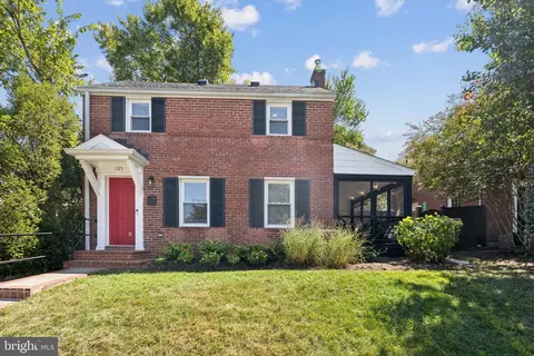 1525 N Longfellow St, Arlington, VA 22205