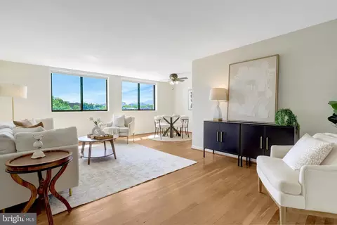 2016 N Adams St #810, Arlington, VA 22201