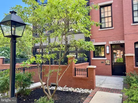 1610 N Queen St #215-A, Arlington, VA 22209
