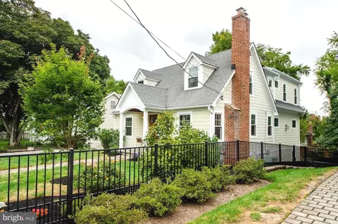 2013 N Madison St, Arlington, VA 22205