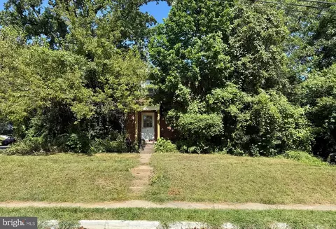 5611 15th St N, Arlington, VA 22205