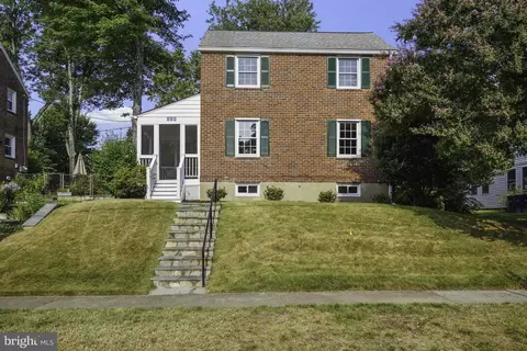 226 N Edison St, Arlington, VA 22203