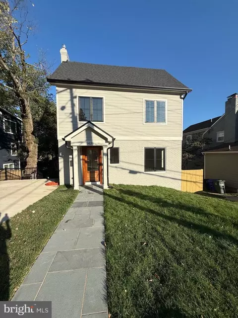 1431 N Mckinley Rd, Arlington, VA 22205