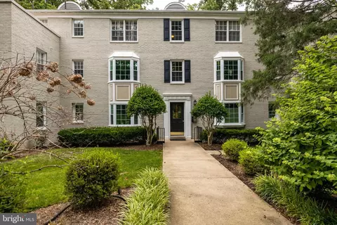 700 S Arlington Mill Dr #103, Arlington, VA 22204