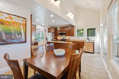 302 S Barton St, Arlington, VA 22204 photo 17