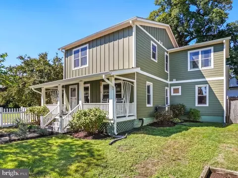 302 S Barton St, Arlington, VA 22204