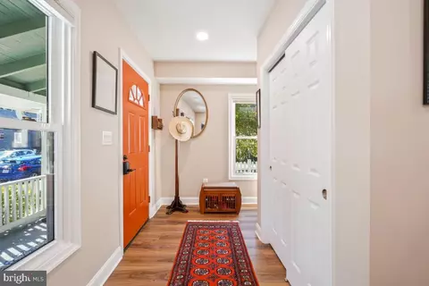 302 S Barton St, Arlington, VA 22204 photo 4