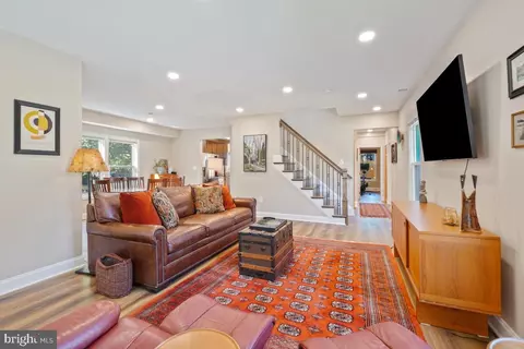302 S Barton St, Arlington, VA 22204 photo 9