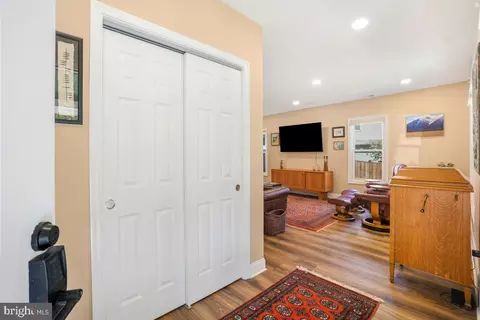 302 S Barton St, Arlington, VA 22204 photo 5