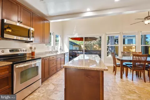 302 S Barton St, Arlington, VA 22204 photo 12
