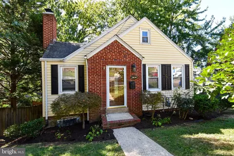 2100 S Quebec St, Arlington, VA 22204