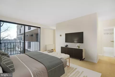 4141 Henderson Rd #303, Arlington, VA 22203