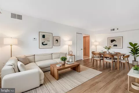 1301 N Courthouse Rd #705, Arlington, VA 22201