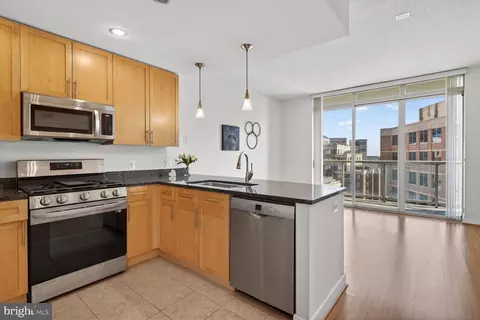 820 N Pollard St #810, Arlington, VA 22203