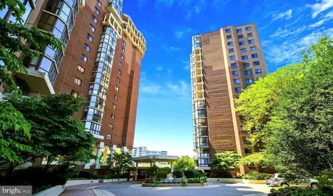 1600 N Oak St #1204, Arlington, VA 22209