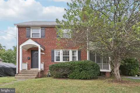 834 N Woodrow St, Arlington, VA 22203