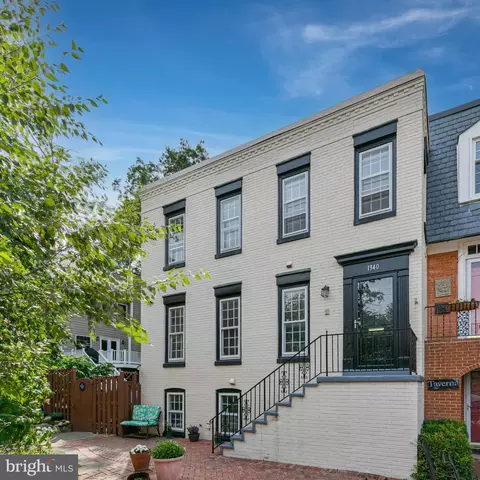 1340 N Lynnbrook Dr, Arlington, VA 22201