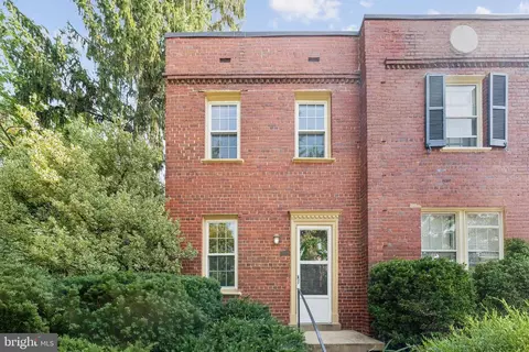 1501 S Edgewood St S #565, Arlington, VA 22204
