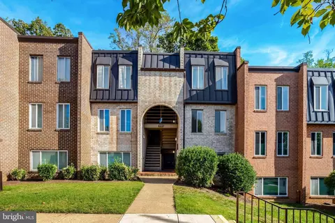 5049 7th Rd S #202, Arlington, VA 22204