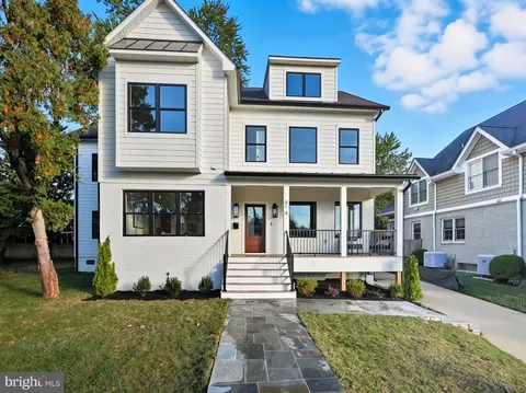 858 N Greenbrier St, Arlington, VA 22205